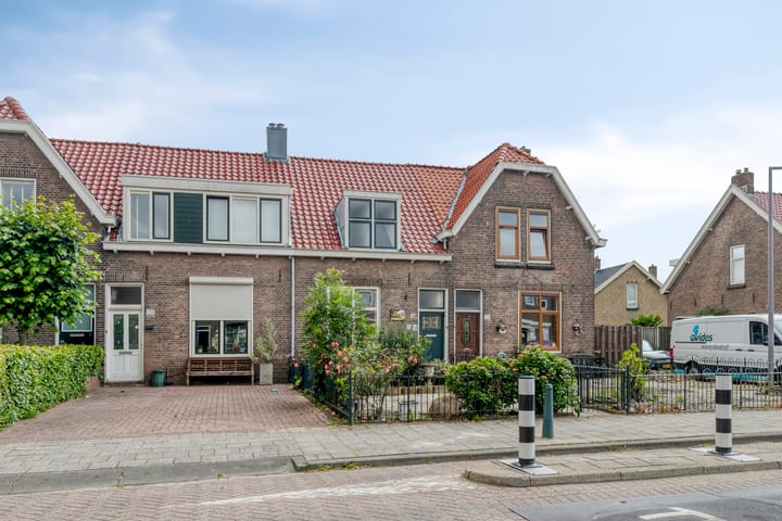Photo 25 of Burgemeester van Esstraat 127