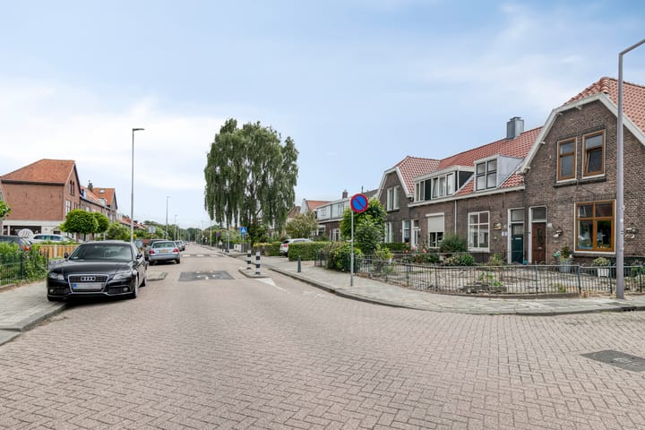 Photo 26 of Burgemeester van Esstraat 127