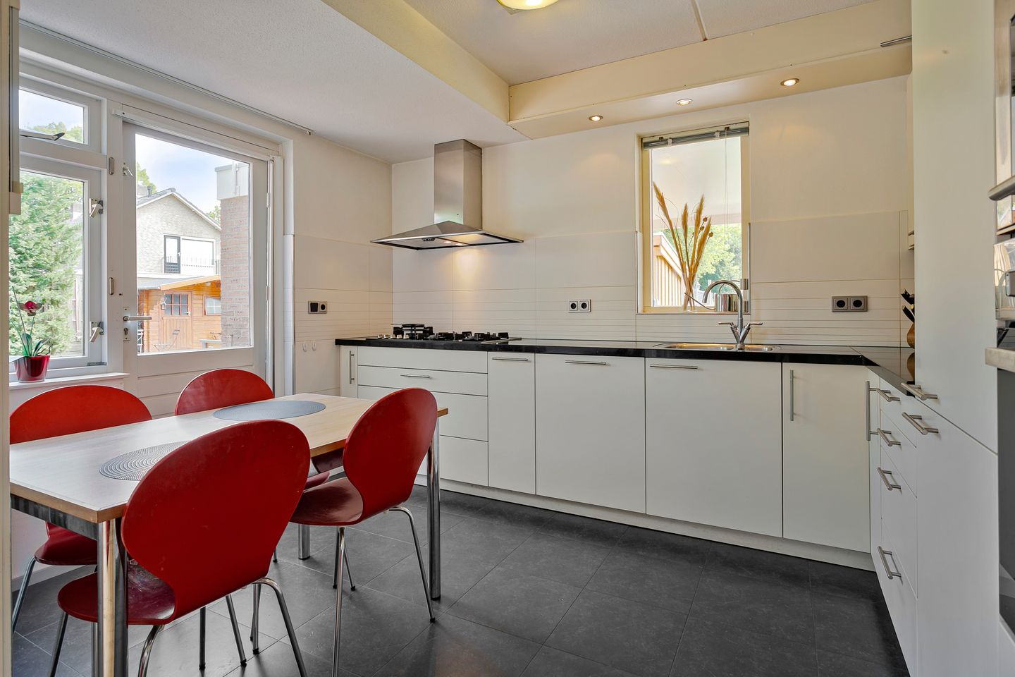 Foto 10 van Burg. Crommelinlaan 61