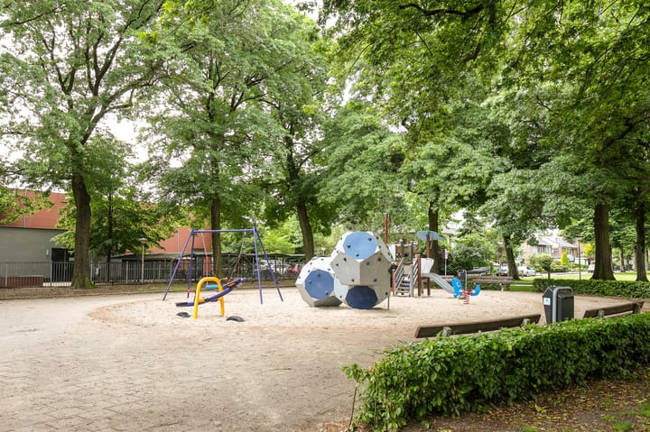 Foto 41 van Resedastraat 80