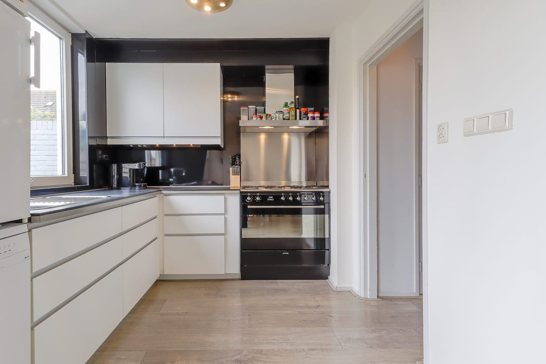 Photo 13 of Burgemeester Elmersstraat 27