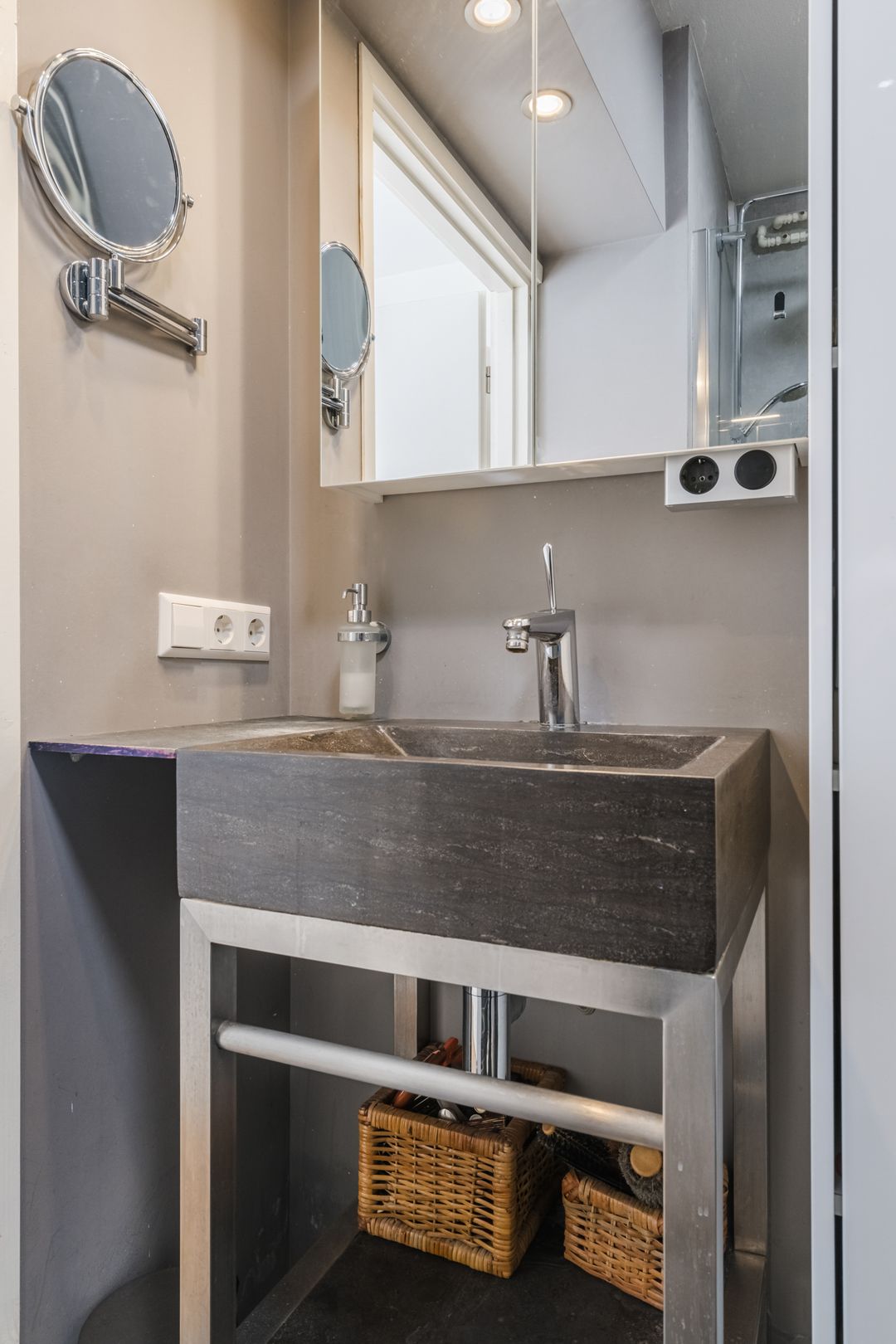 Foto 22 van Doenradestraat 42-D24