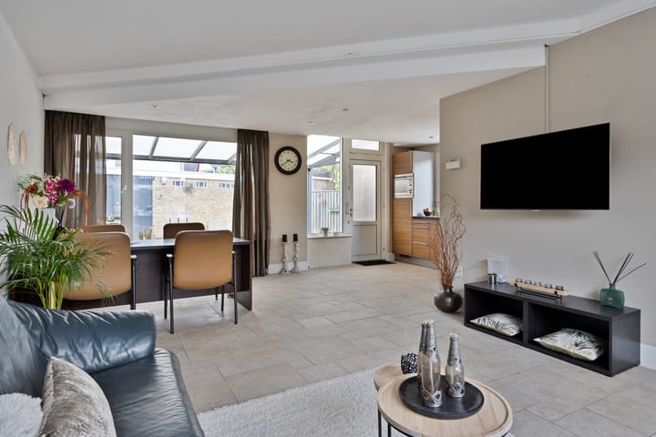 Foto 10 van Voltastraat 2-A