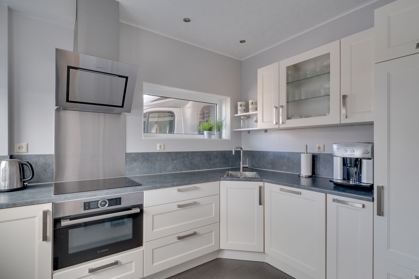 Photo 14 of Pieter Langendijkstraat 34