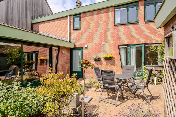 Foto 30 van Fie Carelsenstraat 2