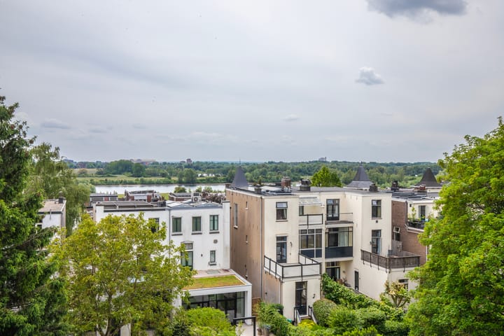 Photo 36 of Alexanderstraat 204