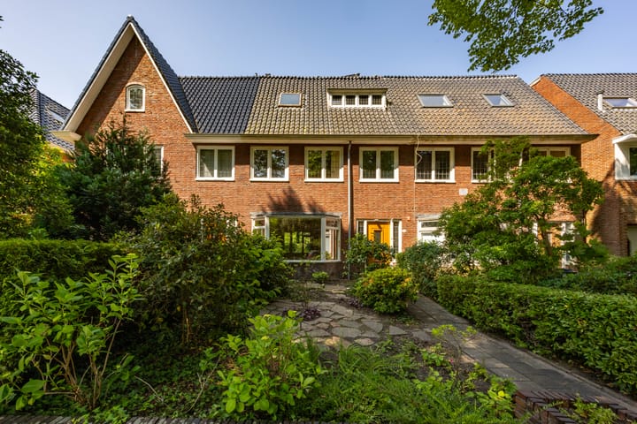 Bekijk foto van Troelstralaan 57