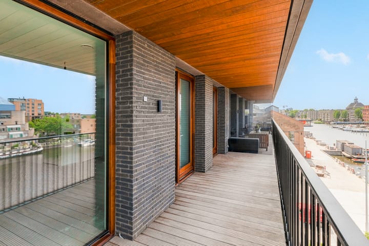 Foto 20 van VOC-kade 68