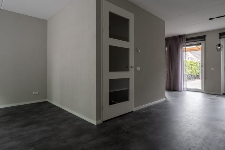 Foto 16 van Manitobaplein 13-A