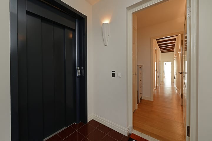 Photo 4 of Rapenburg 35-D