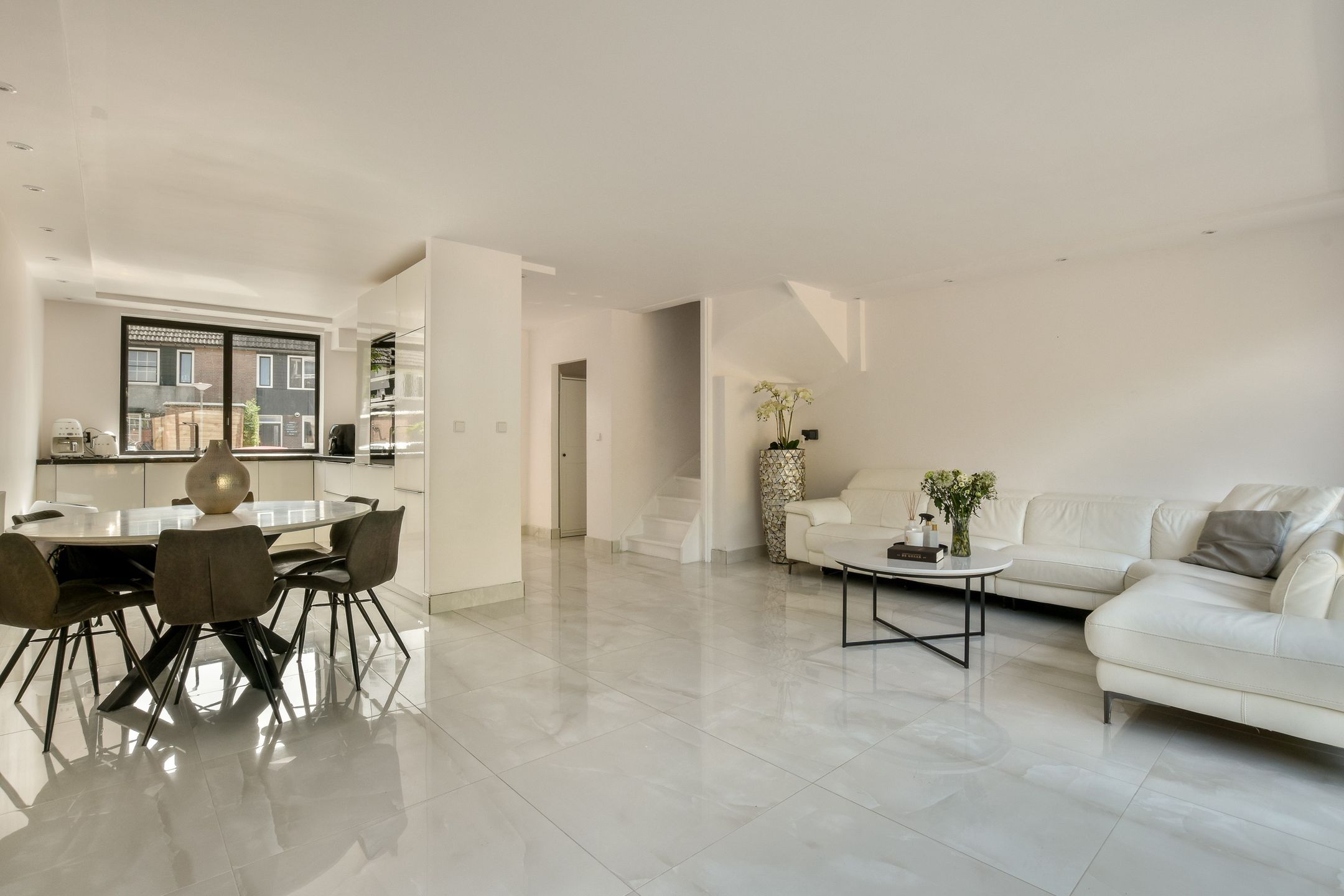 Foto 9 van Plevier 93