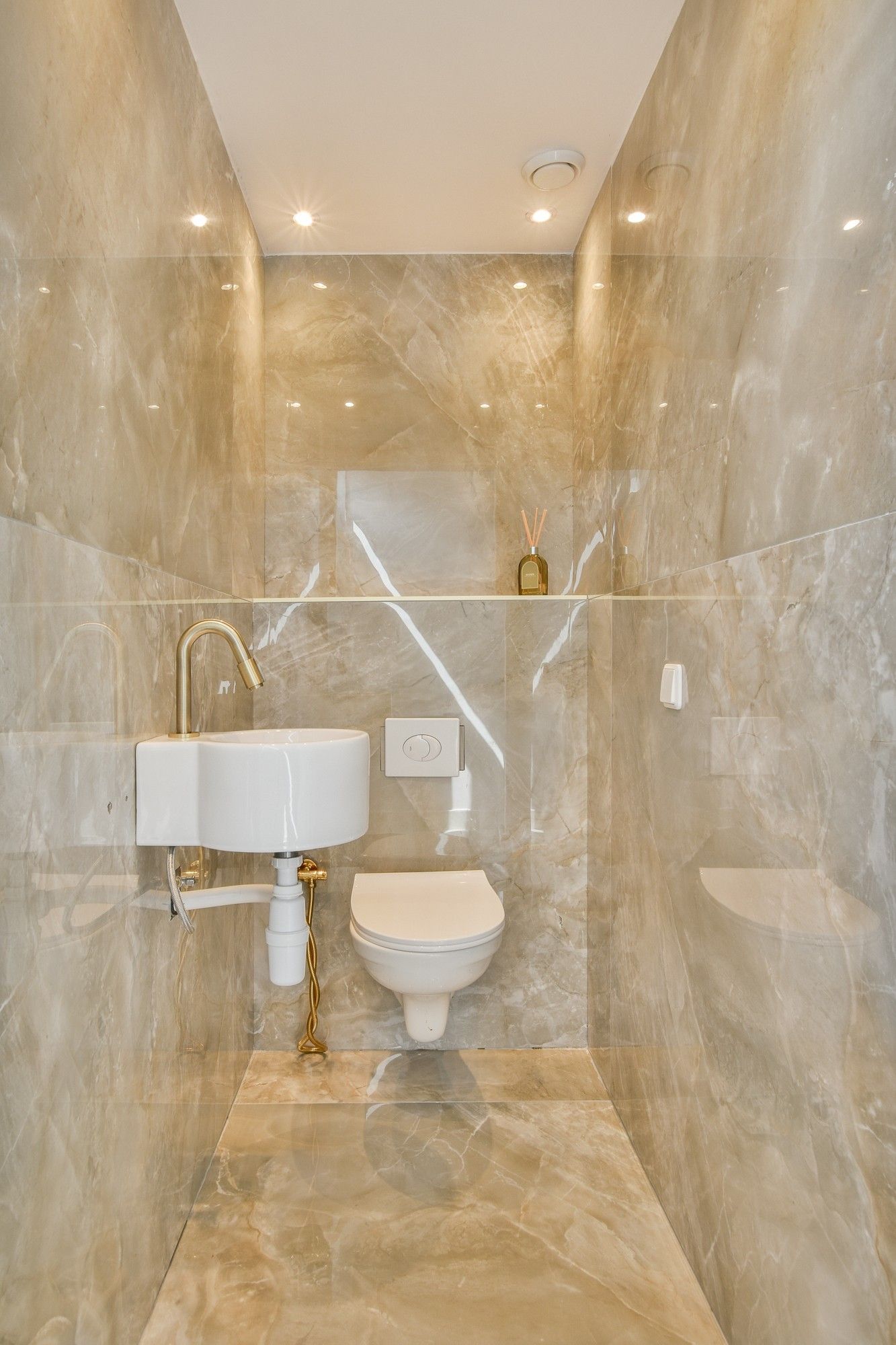 Foto 6 van Plevier 93