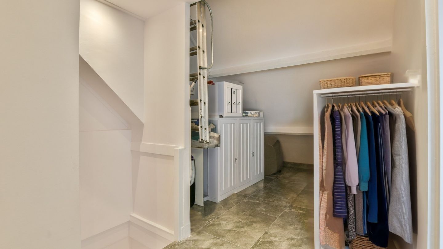 Foto 25 van Plevier 93