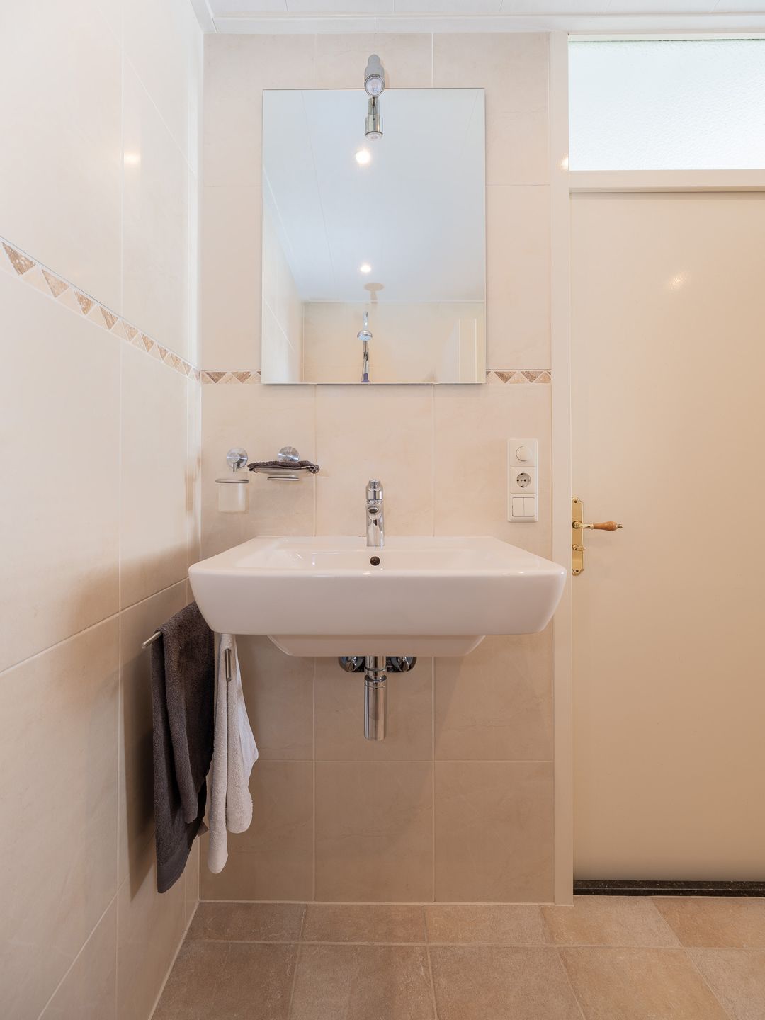 Foto 32 van Heestereng 16