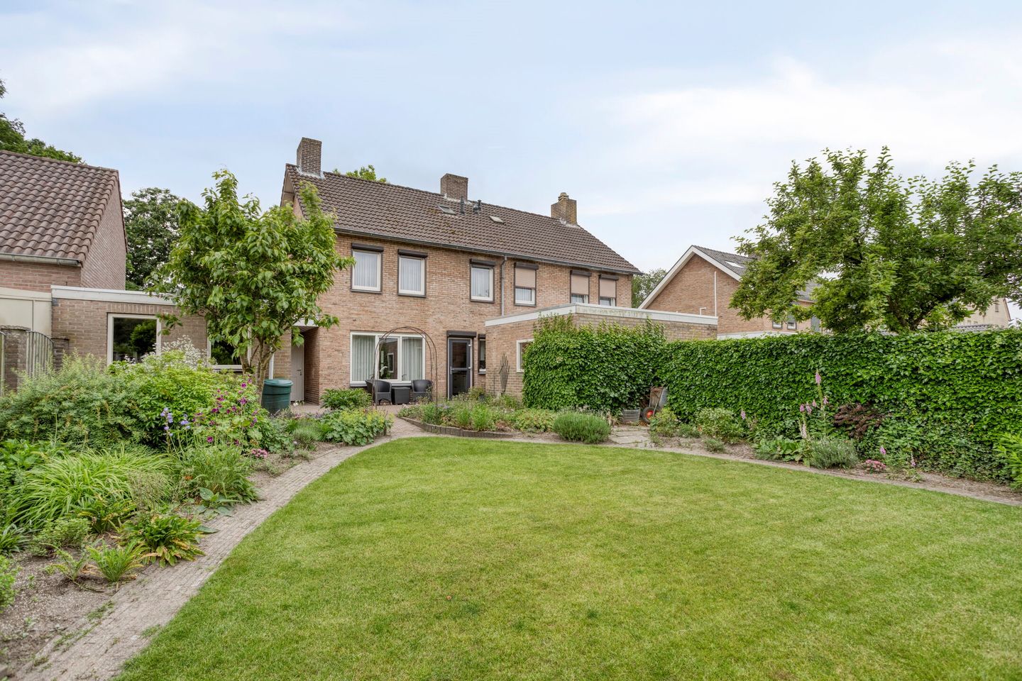 Foto 25 van Stationsweg 127