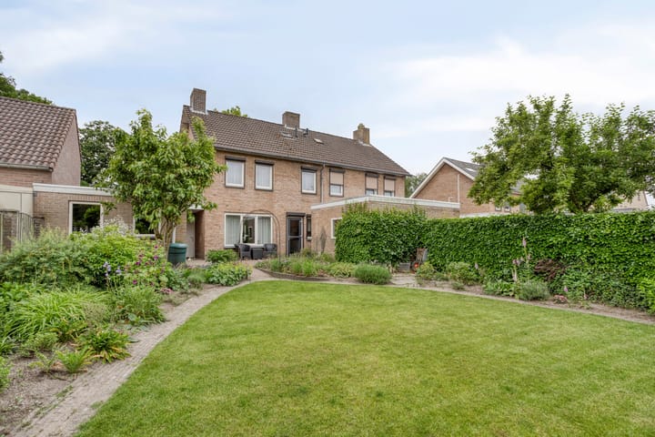 Foto 25 van Stationsweg 127