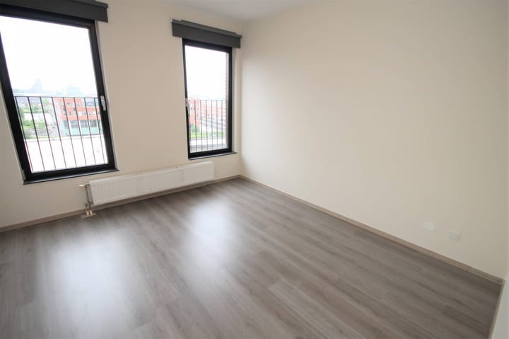 Foto 5 van Simon Carmiggelthof 95