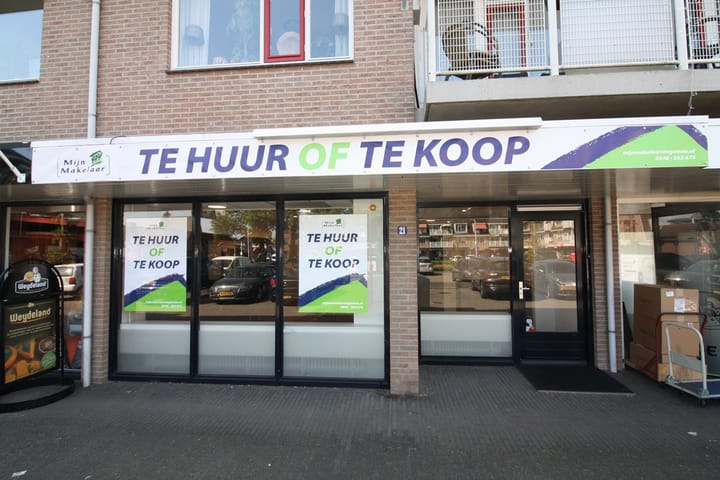 Julianaplein 21, Vroomshoop