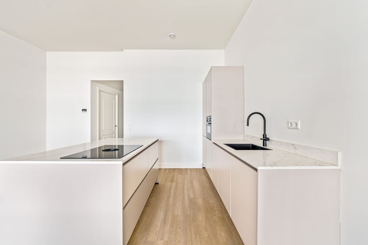 Photo 2 of Zeedijk 4-A