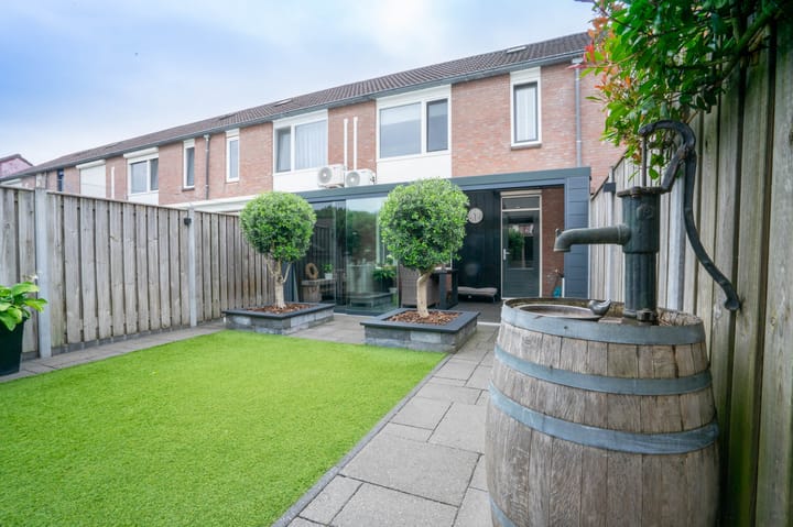 Photo 32 of IJsselplein 24