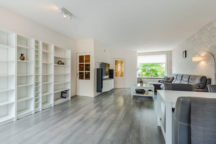 Photo 21 of Europastraat 36