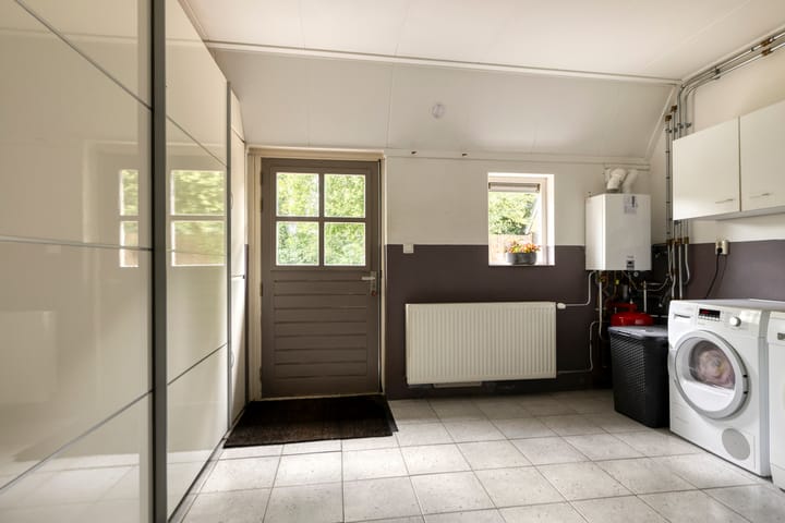 Photo 5 of Oosterhuisweg 18