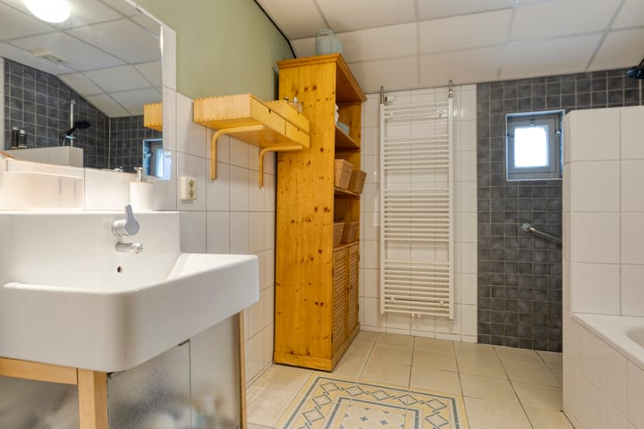 Photo 22 of Oosterhuisweg 18