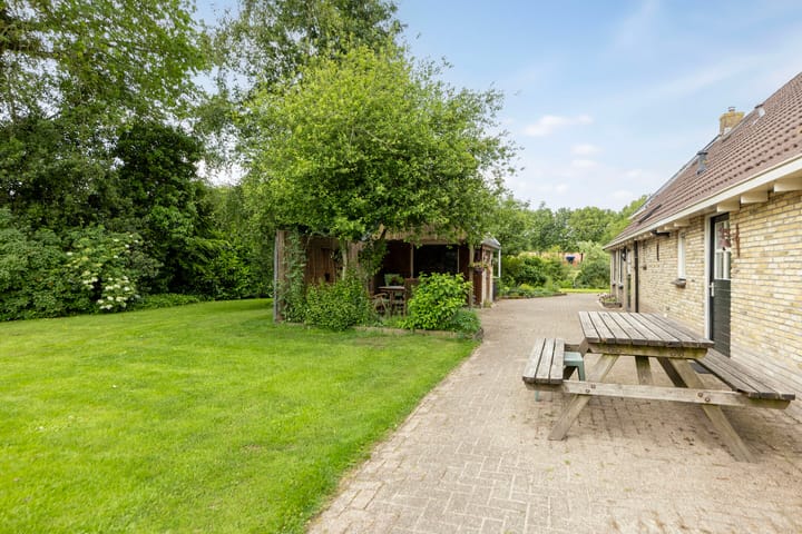 Photo 33 of Oosterhuisweg 18