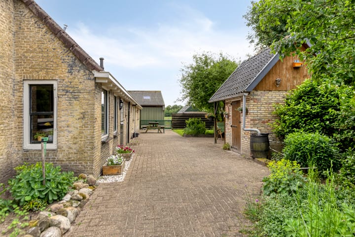 Photo 37 of Oosterhuisweg 18