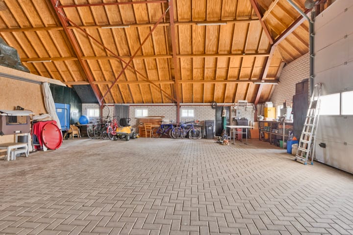 Photo 39 of Oosterhuisweg 18