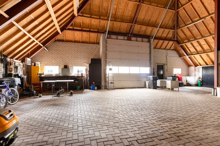 Photo 41 of Oosterhuisweg 18