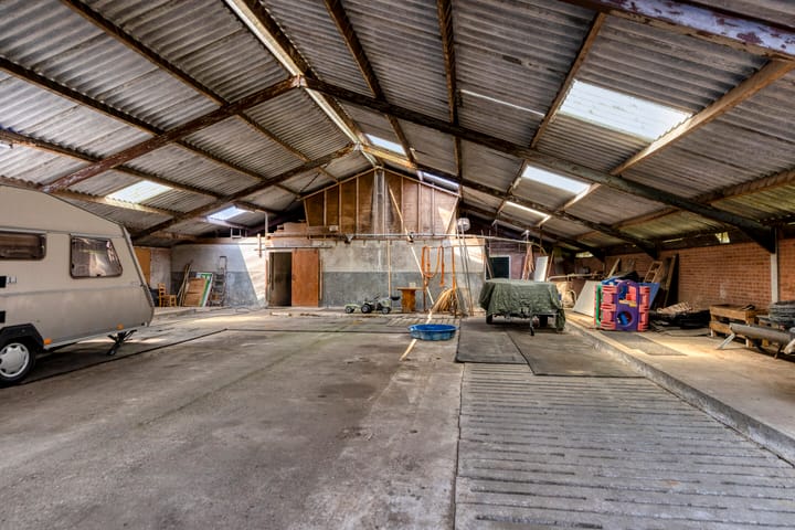 Photo 49 of Oosterhuisweg 18