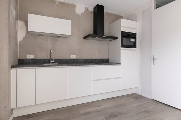 Photo 12 of Houwerdastraat 45