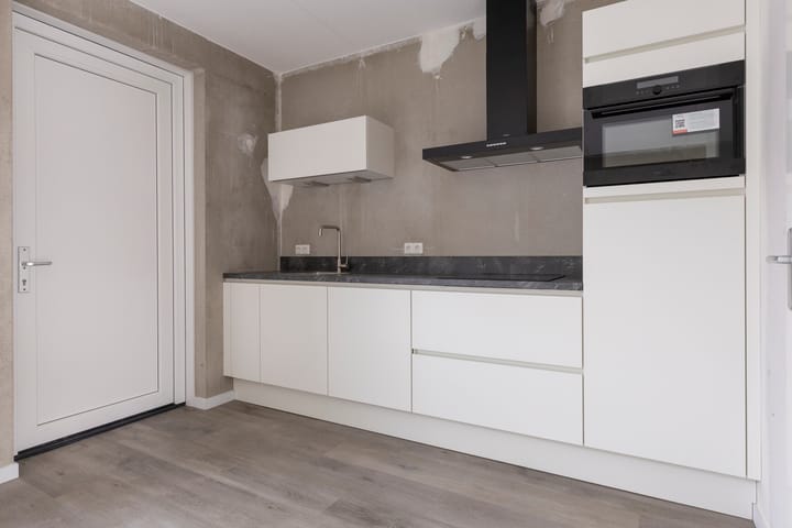 Photo 13 of Houwerdastraat 45