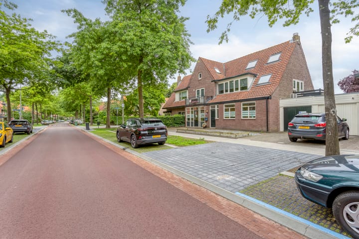 Photo 5 of Vermeerstraat 65