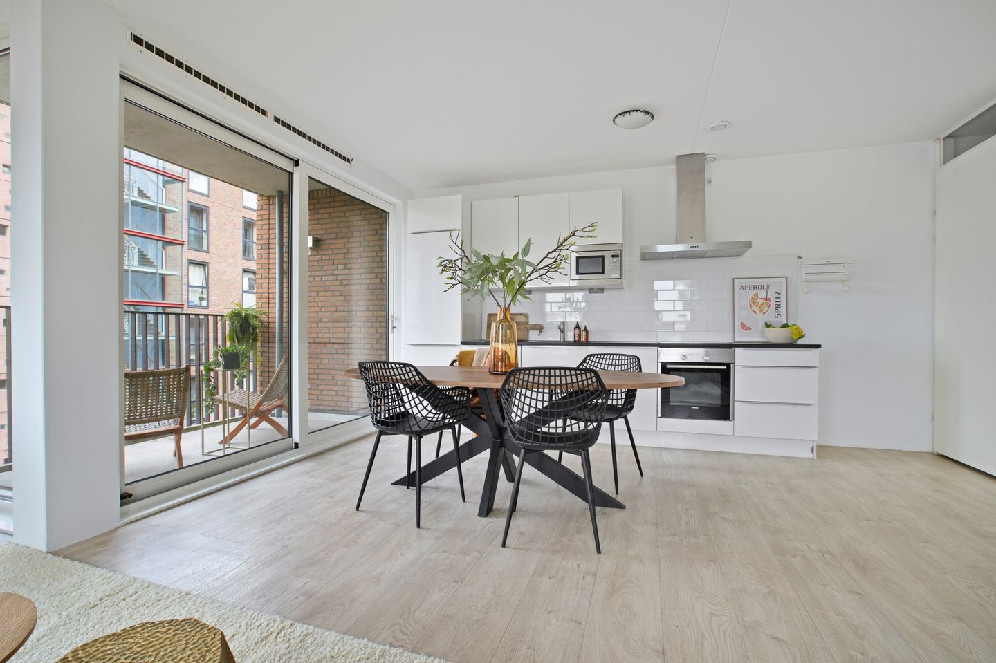 Foto 4 van Eva Besnyöstraat 67