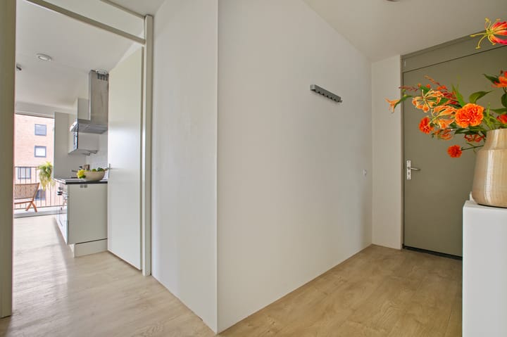 Photo 15 of Eva Besnyöstraat 67