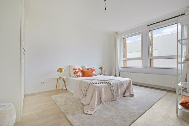 Photo 17 of Eva Besnyöstraat 67