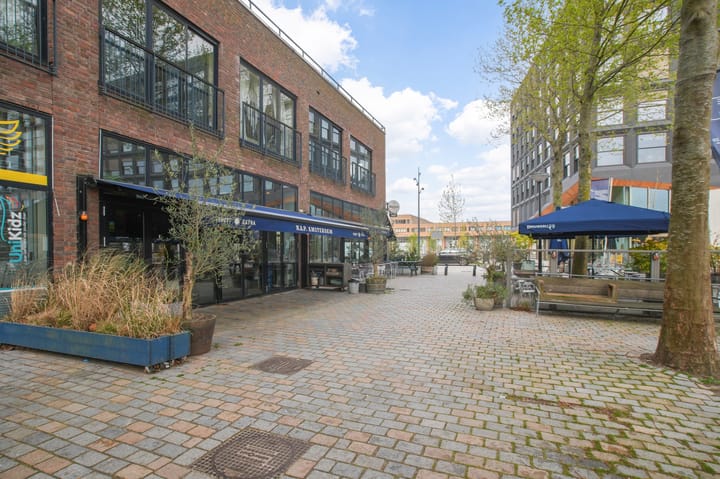 Photo 33 of Eva Besnyöstraat 67