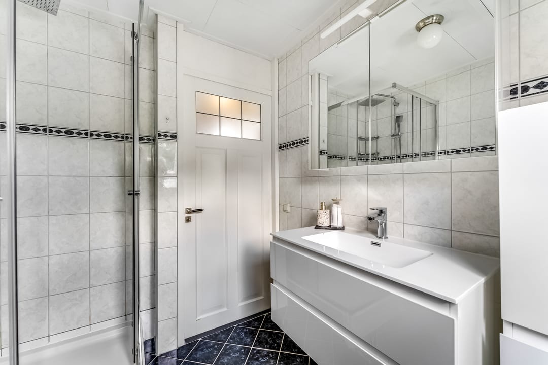 Photo 22 of Spinozastate 43