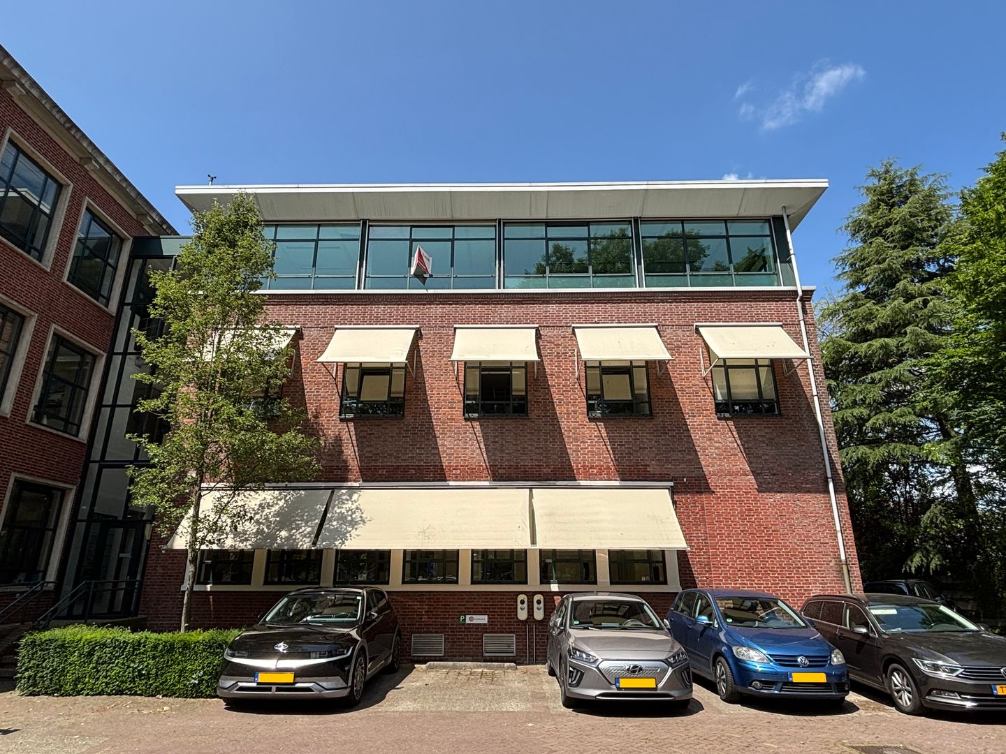 View photo 2 of Enschedesestraat 47