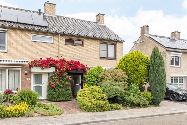 Foto 2 van Burg. Luytenstraat 14