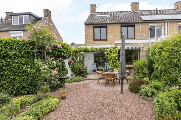 Foto 23 van Burg. Luytenstraat 14