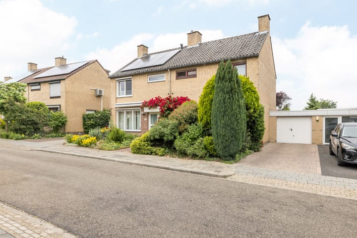 Foto 37 van Burg. Luytenstraat 14