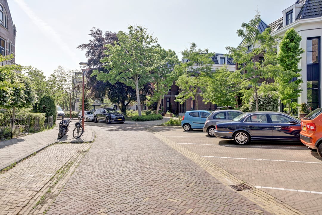 Photo 41 of Emmastraat 10-C