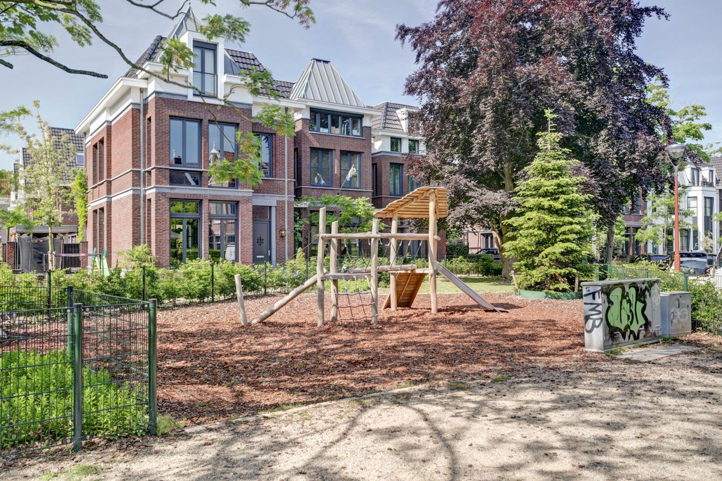 Photo 40 of Emmastraat 10-C