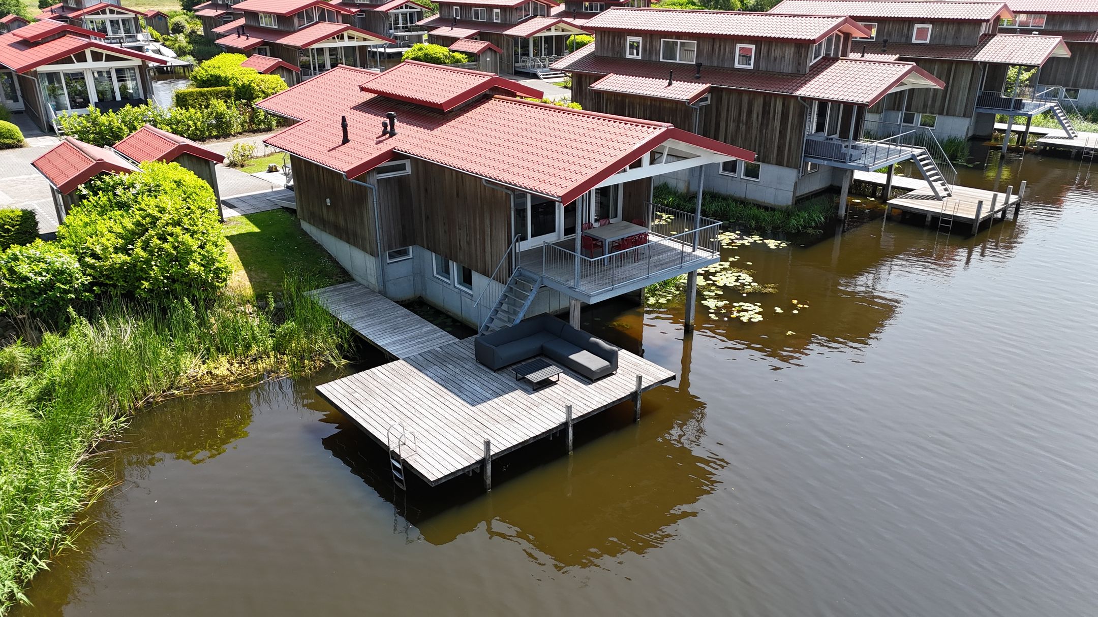 3-bedroom freehold villa in Noardburgum — photo 1 of 5