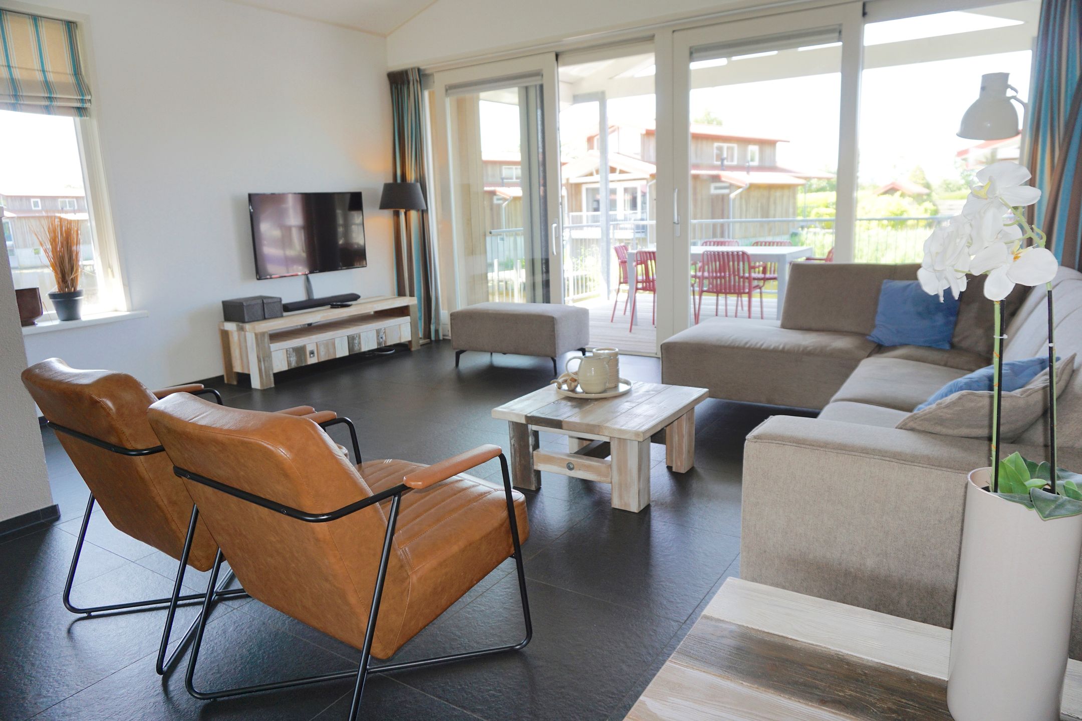 Foto 12 van Rijksstraatweg 80-129