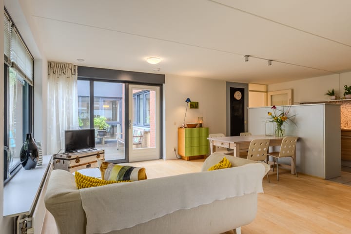 Foto 2 van Atlasvlinder 64