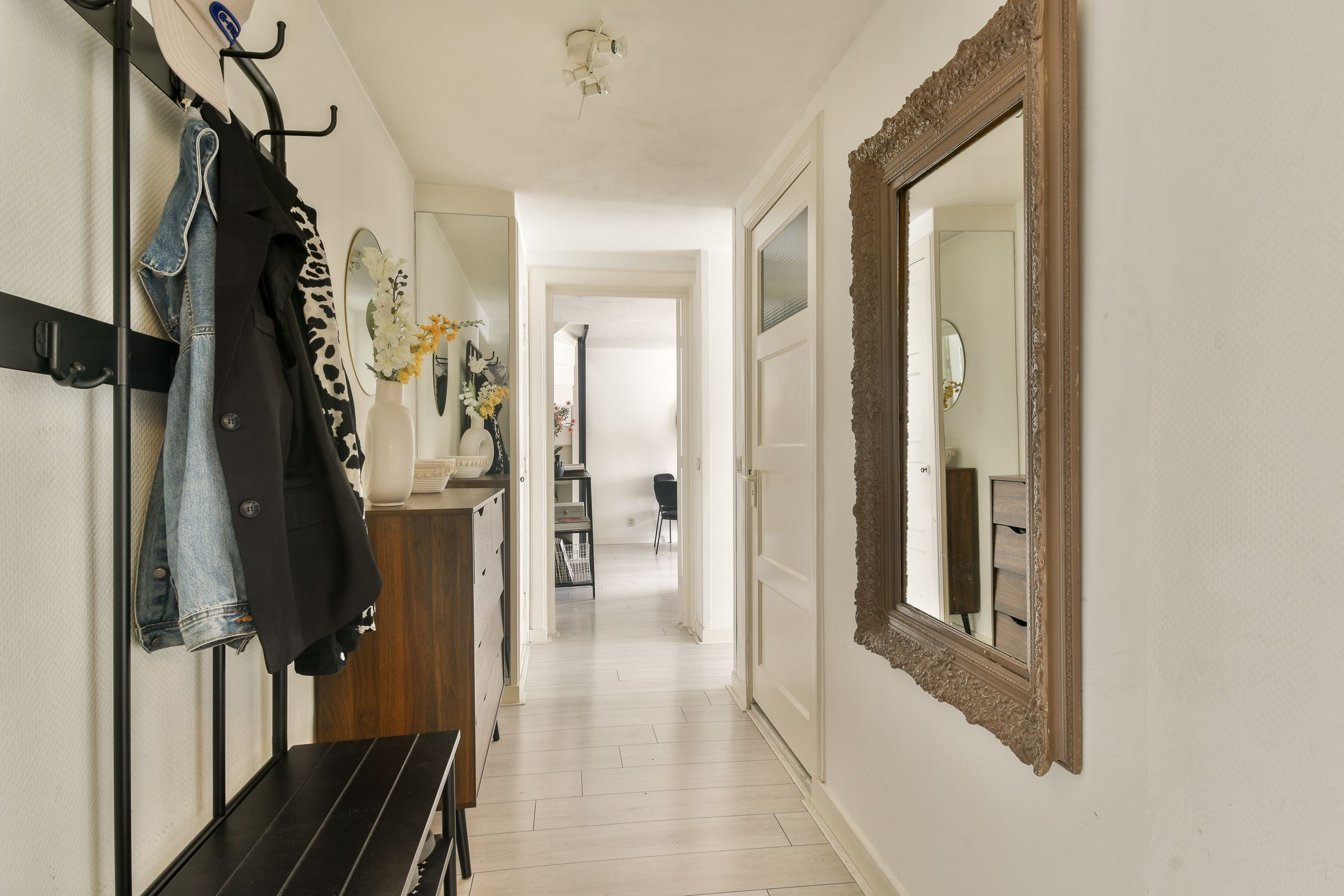 Photo 6 of Anthonie van Dijckstraat 9-3